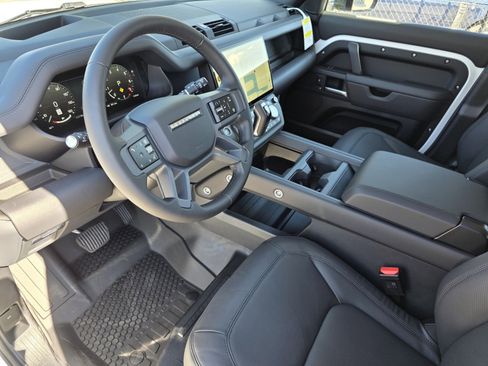 New 2026 Land Rover Defender 110 X-Dynamic SE image 11