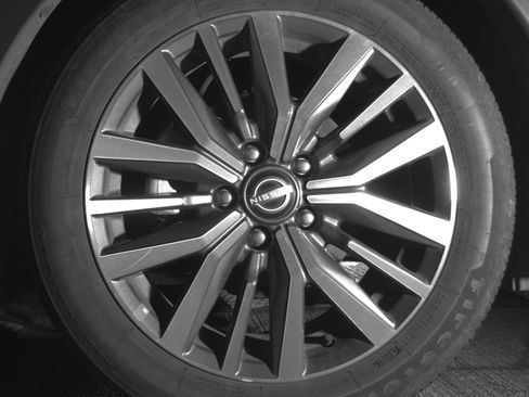 Used 2024 Nissan Kicks SV image 12