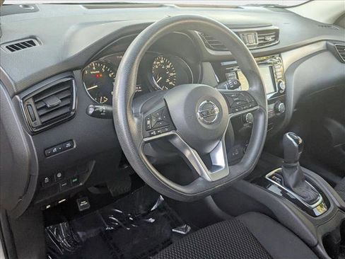 Used 2020 Nissan Rogue Sport S image 8
