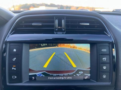 Used 2017 Jaguar F-PACE Prestige image 28