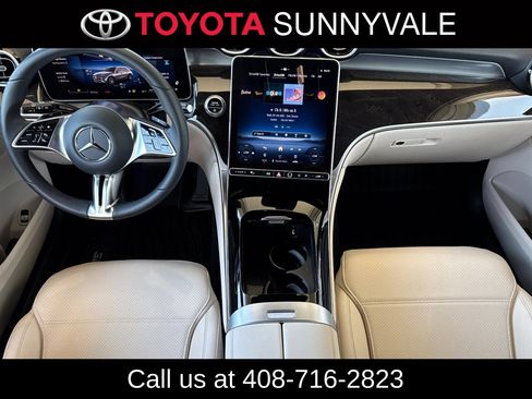 Used 2026 Mercedes-Benz GLC 300 image 4
