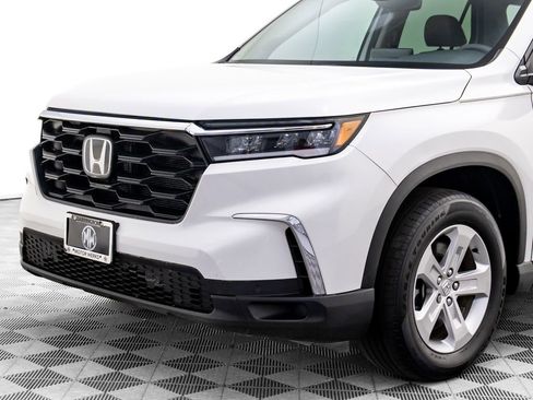 Used 2023 Honda Pilot LX image 33