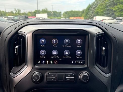 Used 2019 Chevrolet Silverado 1500 LT Trail Boss AWD/4WD image 9
