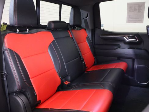 Used 2022 Chevrolet Silverado 1500 LT Trail Boss w/ Convenience Package II image 21