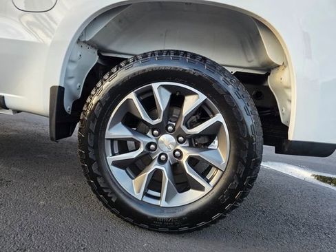 Used 2022 Chevrolet Silverado 1500 LT image 10