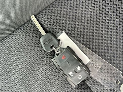 Used 2017 GMC Sierra 1500 SLE w/ SLE Value Package image 25