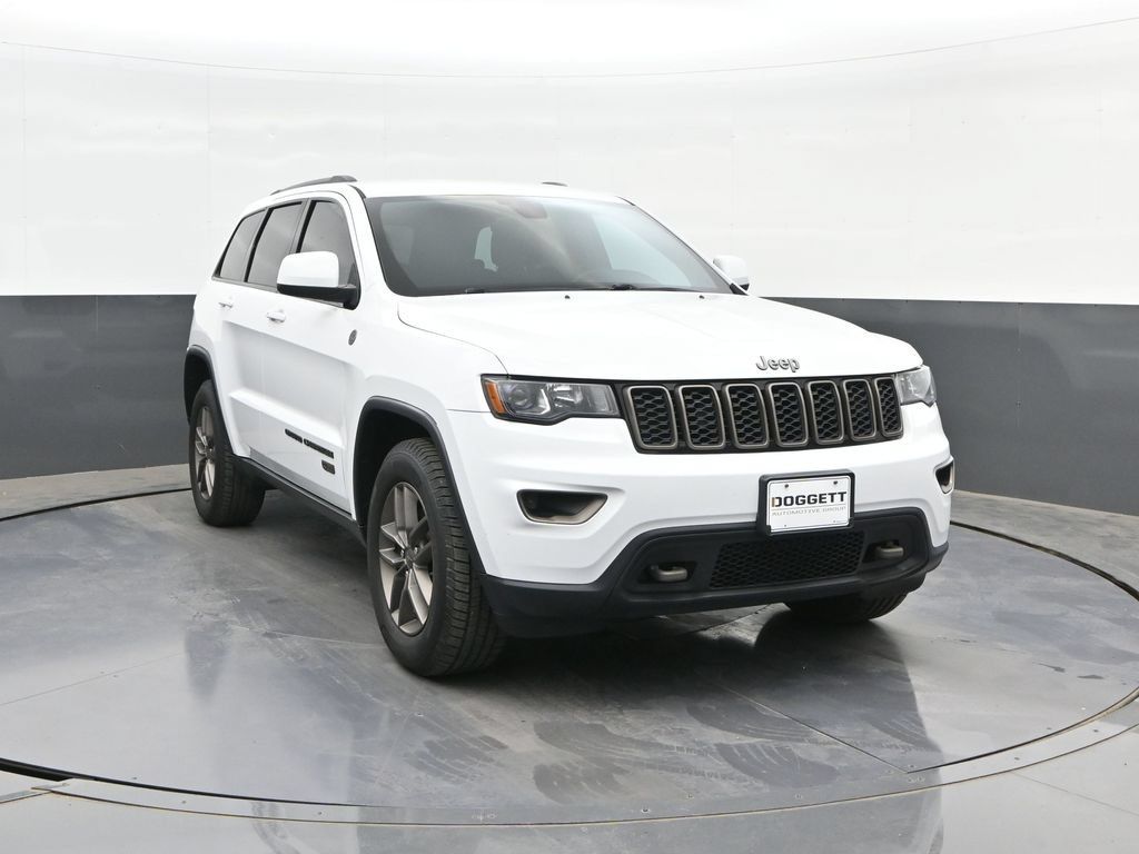 Used 2016 Jeep Grand Cherokee Laredo 75th Anniversary AWD/4WD image 19