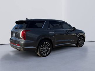 Used 2023 Hyundai Palisade Calligraphy FWD video 3