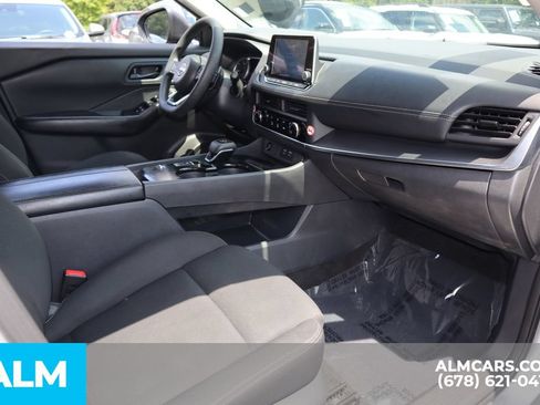 Used 2024 Nissan Rogue S FWD image 27