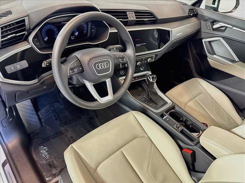Used 2025 Audi Q3 2.0T Premium w/ Convenience Package AWD/4WD image 9