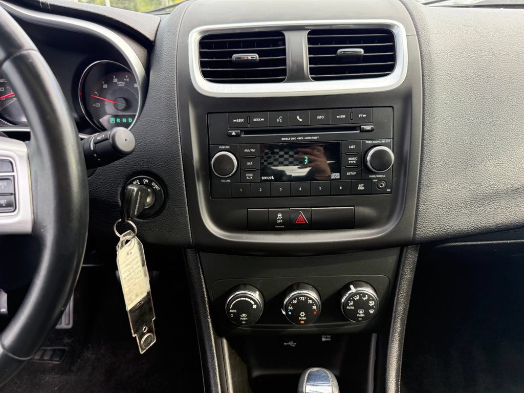 Used 2012 Dodge Avenger SXT FWD image 27