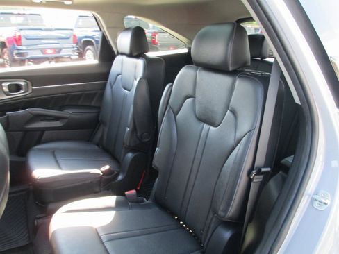 Used 2023 Kia Sorento SX image 18