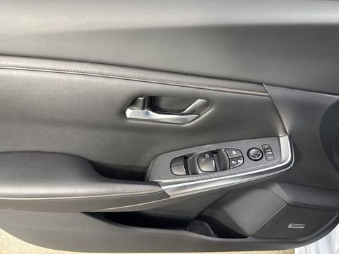 Used 2023 Nissan Sentra SR w/ SR Premium Package FWD image 21