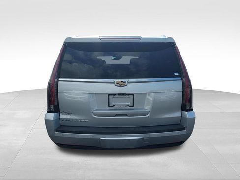 Used 2020 Cadillac Escalade ESV Luxury AWD/4WD image 4
