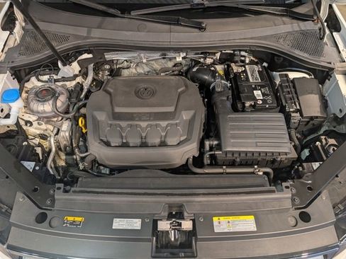 Used 2023 Volkswagen Tiguan SE image 33