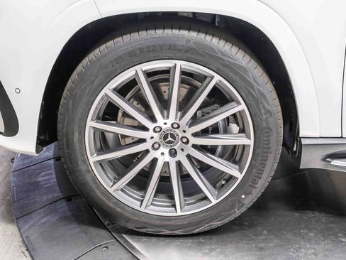 New 2026 Mercedes-Benz GLS 580 4MATIC image 11