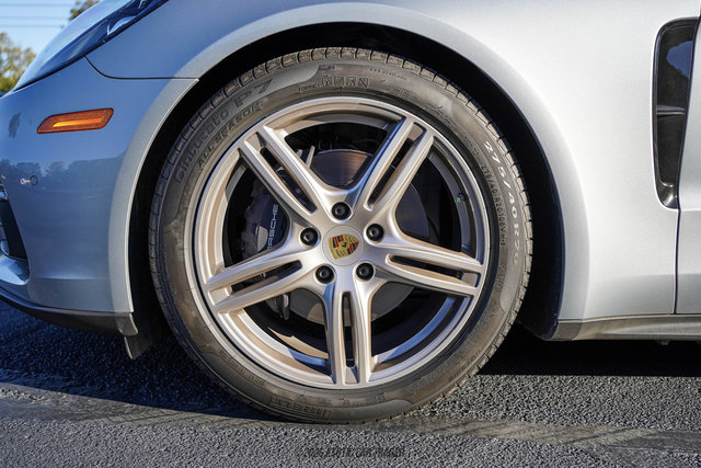 Used 2020 Porsche Panamera RWD image 56