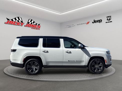 Used 2022 Jeep Grand Wagoneer Series I AWD/4WD image 11