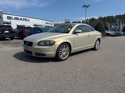 Used 2007 Volvo C70 T5 image 2