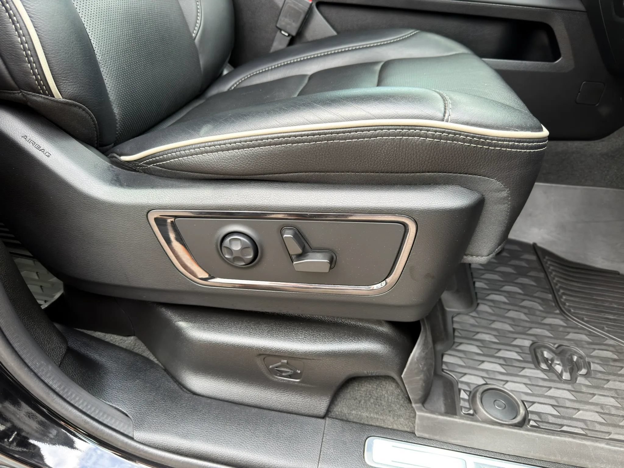 Used 2022 RAM 1500 Limited w/ (RED) Edition AWD/4WD image 8