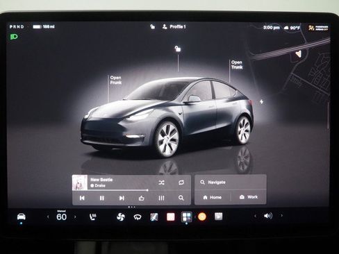 Used 2024 Tesla Model Y 2WD image 27