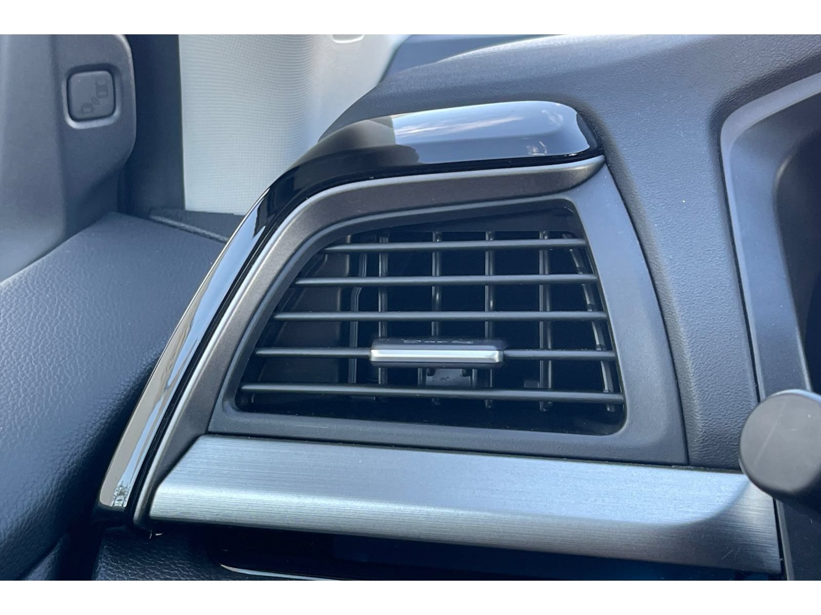 Certified 2025 Honda Odyssey Touring image 30
