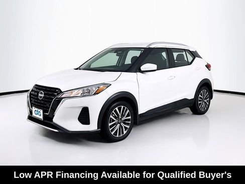 Used 2023 Nissan Kicks SV FWD image 3