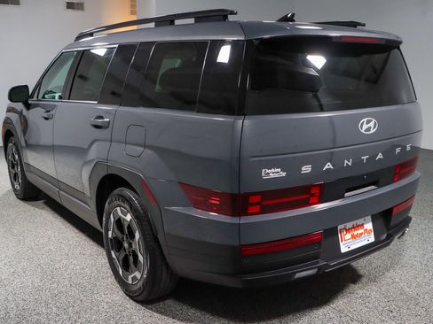 Used 2025 Hyundai Santa Fe SEL FWD image 9