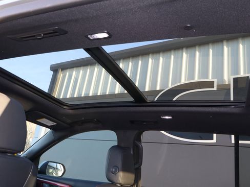 Used 2025 Chevrolet Traverse RS w/ LPO, Floor Liner Package image 9