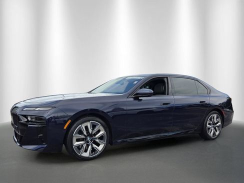 Certified 2023 BMW 740i RWD image 3