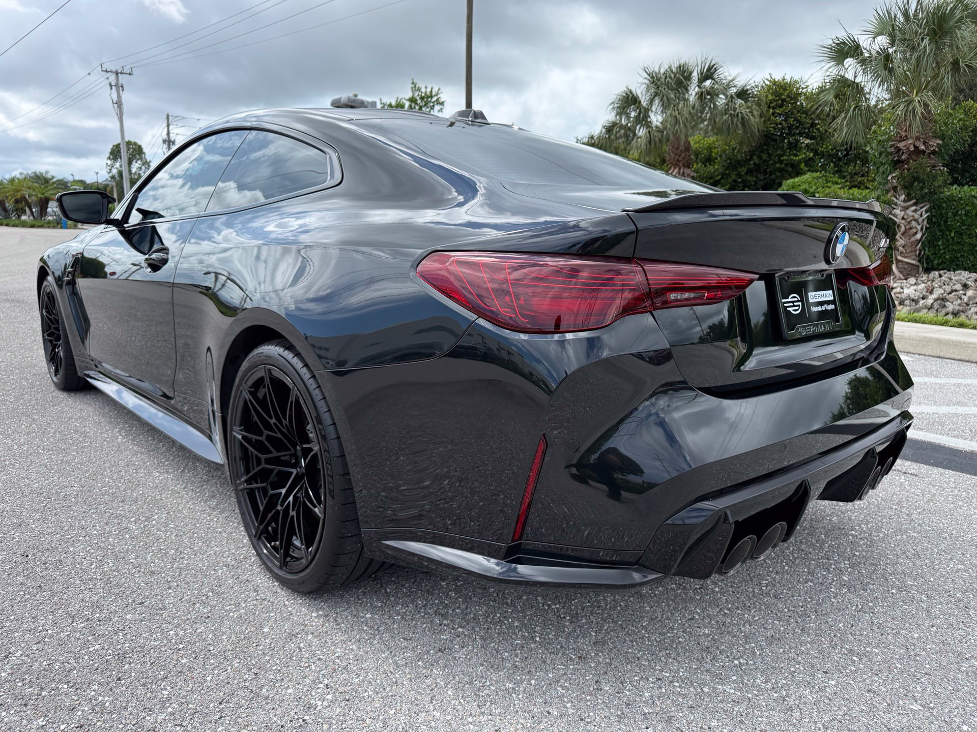 Used 2027 BMW M4 Competition RWD image 3
