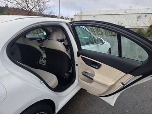 Used 2025 Mercedes-Benz C 300 Sedan image 15