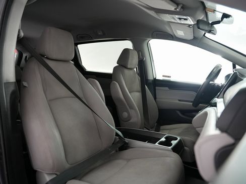 Used 2018 Honda Odyssey LX image 49