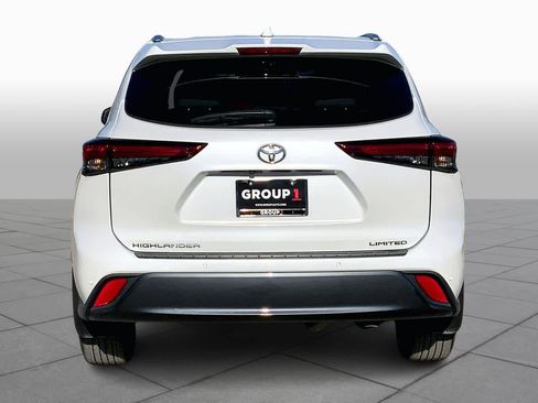 Used 2023 Toyota Highlander Limited image 5