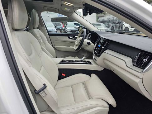 Certified 2023 Volvo XC60 B6 Ultimate w/ Protection Package Premier image 11