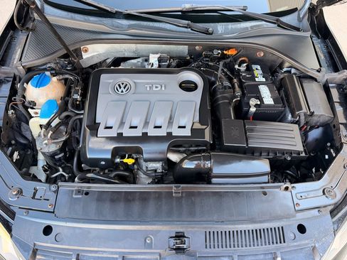 Used 2014 Volkswagen Passat TDI SE FWD image 17