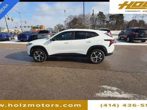 Used 2024 Chevrolet Trax RS w/ Driver Confidence Package image 5