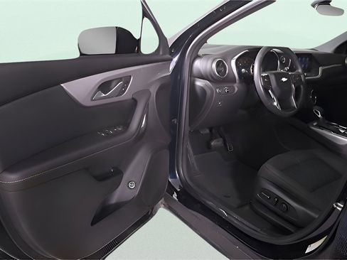 Used 2021 Chevrolet Blazer LT image 18