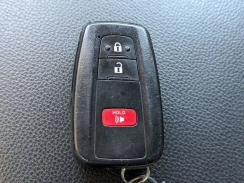 Used 2023 Toyota RAV4 XLE image 32