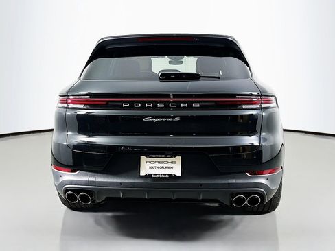 Certified 2025 Porsche Cayenne S AWD/4WD image 10