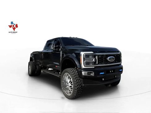 Used 2023 Ford F450 Platinum w/ FX4 Off-Road Package AWD/4WD image 49
