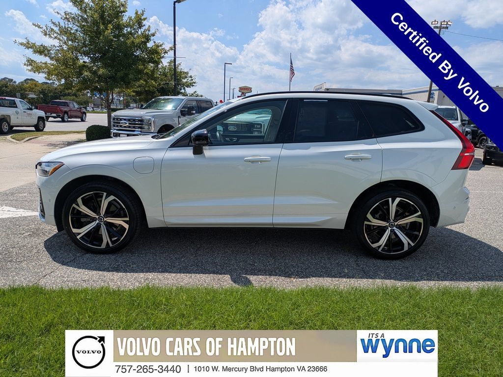 Certified 2025 Volvo XC60 T8 Ultra w/ Protection Package Premier AWD/4WD image 7