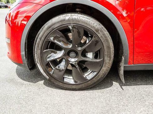 Used 2024 Tesla Model Y Long Range AWD/4WD image 31