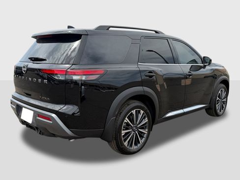 New 2026 Nissan Pathfinder Platinum FWD image 6