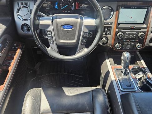 Used 2017 Ford Expedition EL Platinum AWD/4WD image 32