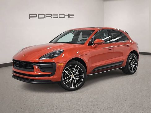 Certified 2023 Porsche Macan AWD/4WD image 1