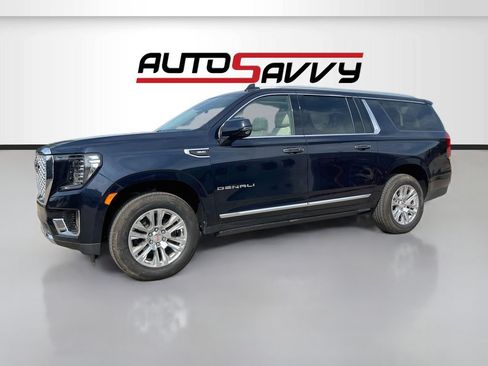 Used 2024 GMC Yukon XL Denali AWD/4WD image 3