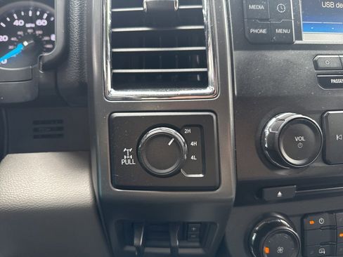 Used 2017 Ford F250 XLT w/ XLT Value Package image 32