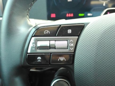 Used 2025 Hyundai Ioniq 5 SE RWD image 37
