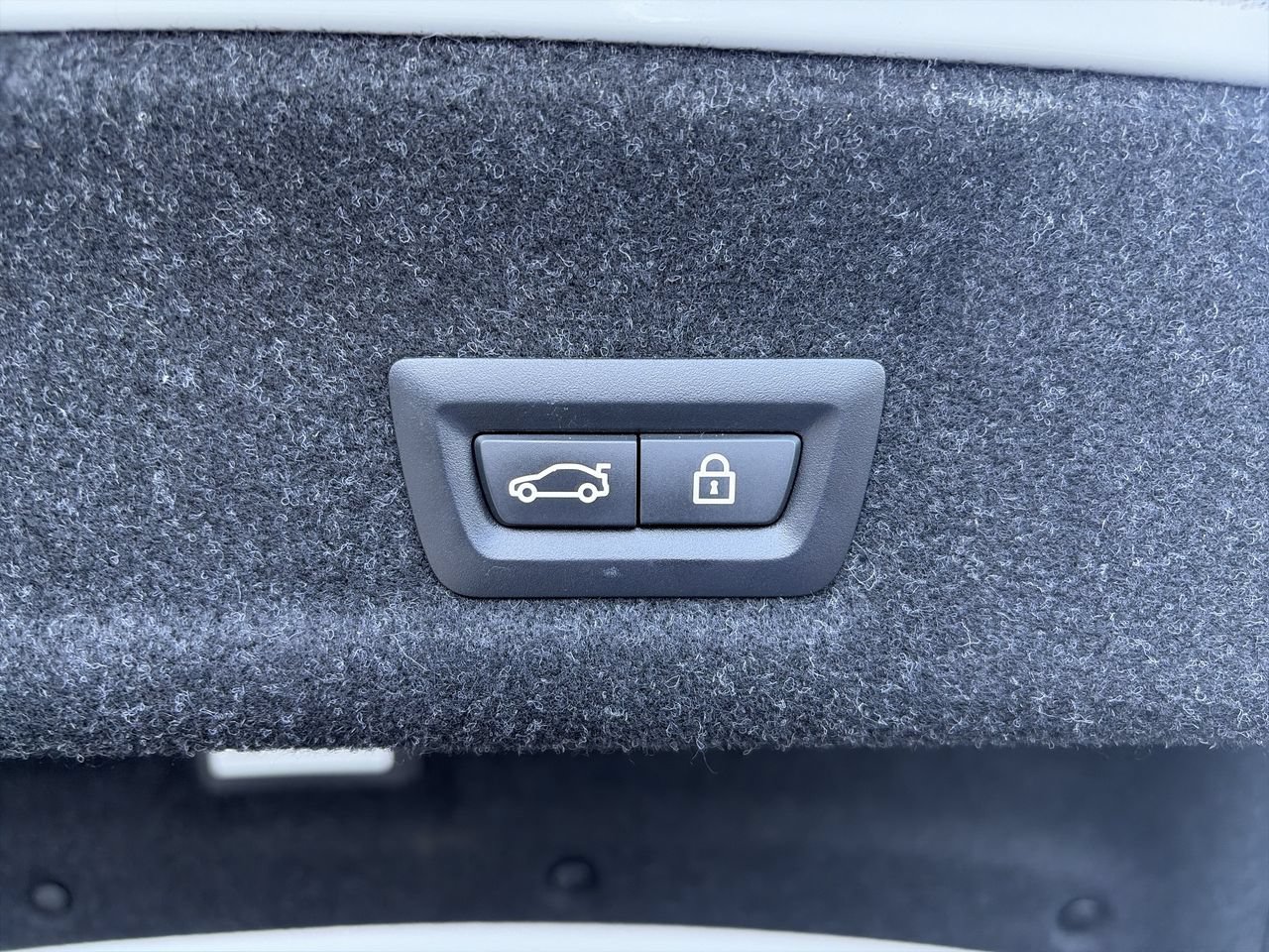 Used 2021 BMW 330i Sedan w/ Premium Package RWD image 35